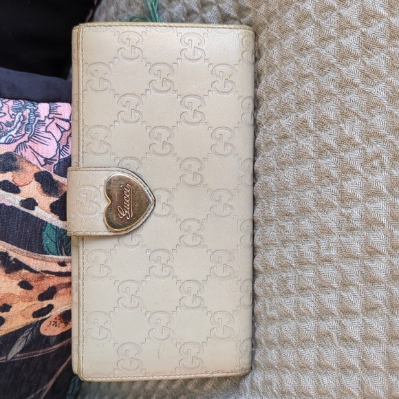 Gucci Handbags - GUCCI Guccissima Heart Continental Wallet